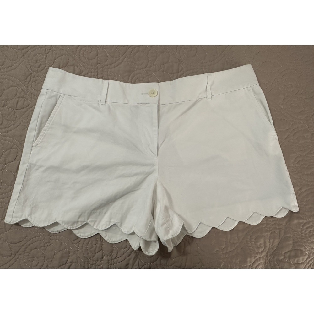 Loft Riviera Women's Scalloped‎ Shorts, White Size 14 3.5"